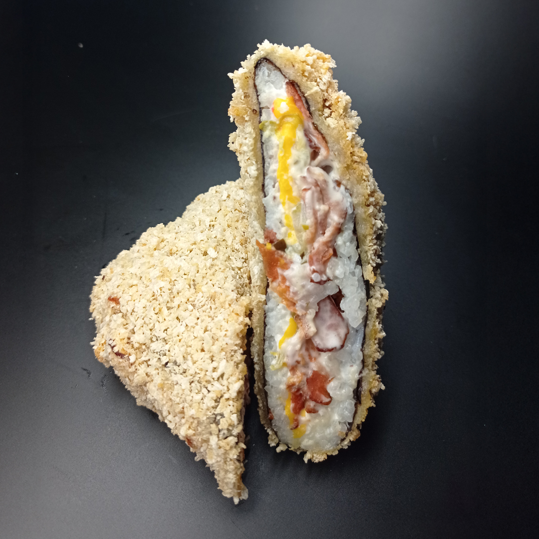 Суші сендвіч з беконом
