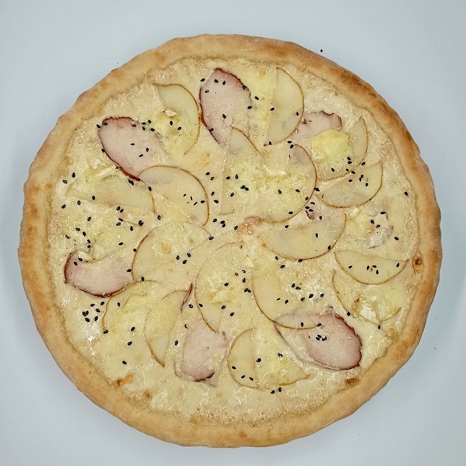 З грушею, брі та копченою куркою